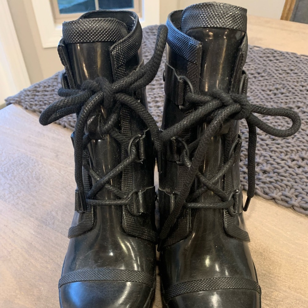 Sorel wedge rain boots size 8